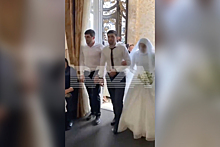 На свадьбе в Дагестане друг жениха приковал его к себе