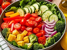 Диетолог Бобровский: После праздничных застолий организм необходимо восстанавливать