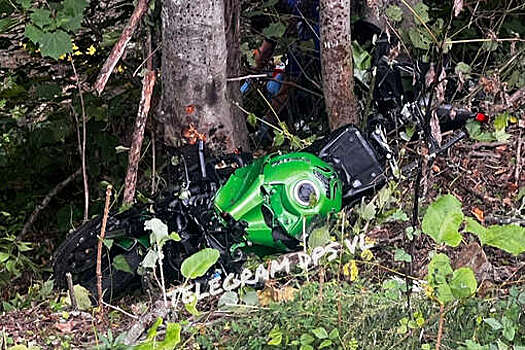 В Приморье на видео попало жесткое ДТП с мотоциклистом