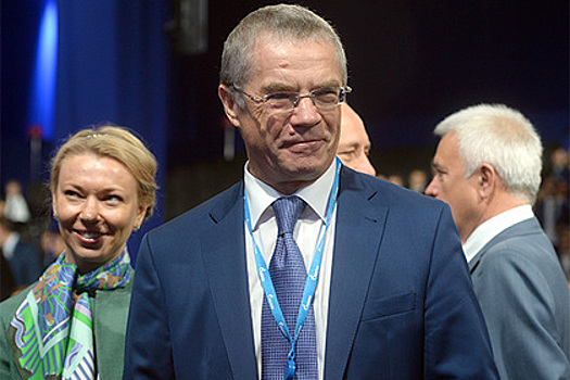 Медведев из «Газпрома» сравнил Киев с упавшим боксером