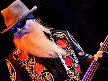 "Прощай, амиго": умер бас-гитарист группы ZZ Top