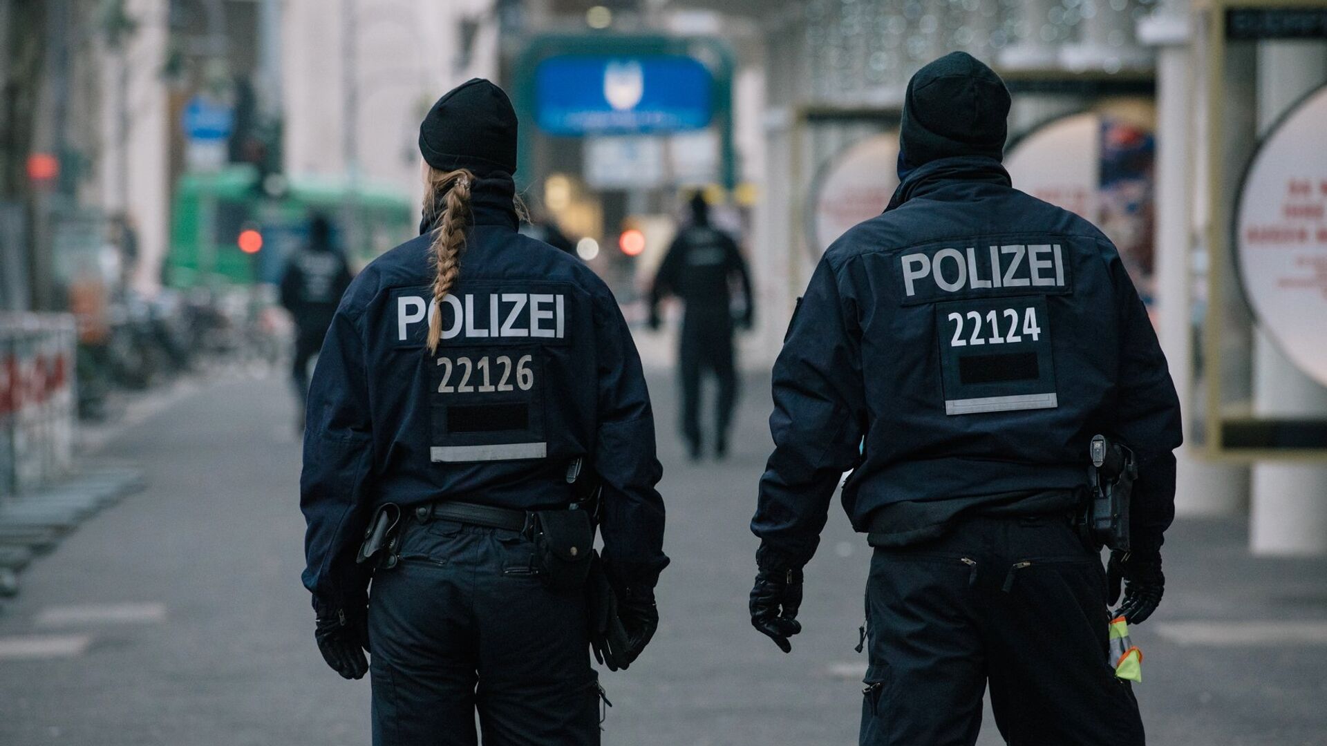 155 полицейских пострадали на матче немецкой футбольной лиги