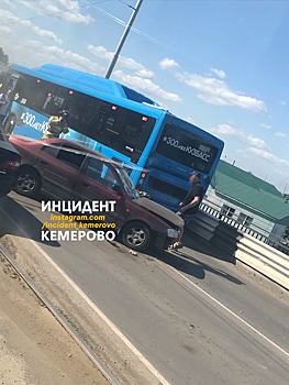 ДТП с автобусом произошло на кемеровском мосту