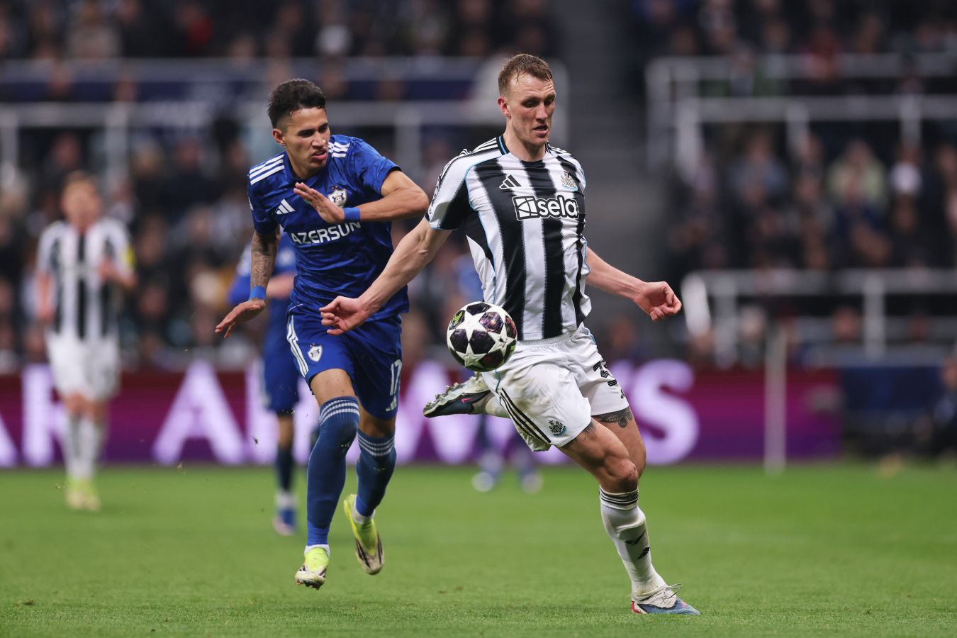 «Ньюкасл»&nbsp; одержал победу над «Карабахом» и вышел в 1/8 финала Лиги чемпионов