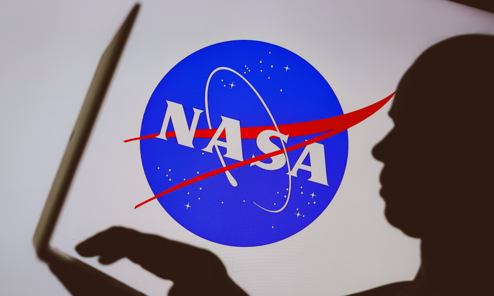 НАСА исключило из состава Артемиды женщину и афроамериканца