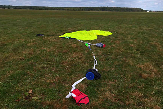 В Подмосковье парашютист погиб после столкновения с куполом другого парашюта
