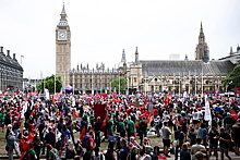 В Лондоне протестующие вышли на улицы на фоне рекордной инфляции