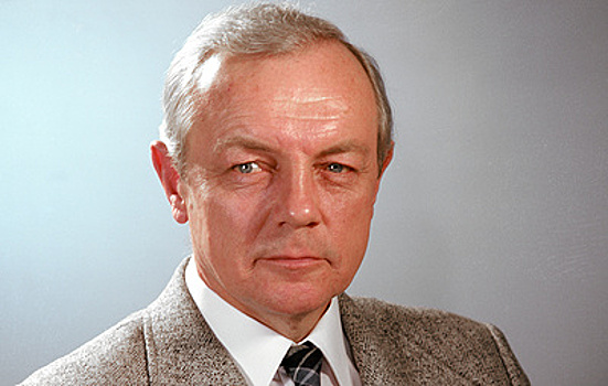 "Крейсер Кира" — человек и корабль. Заметки о встречах с Кириллом Лавровым