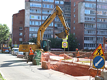 Мэр Руслан Болотов совместно с губернатором Игорем Кобзевым проверили ход дорожных работ на улицах Трилиссера, Дзержинского, Российская и Рабочая