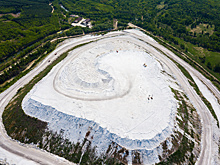 «Белые барханы» химпромышленности: перерабатывать фосфогипс в цемент и удобрения научились в Беларуси