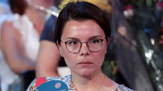 СМИ: молодая жена Петросяна стала похожа на Степаненко