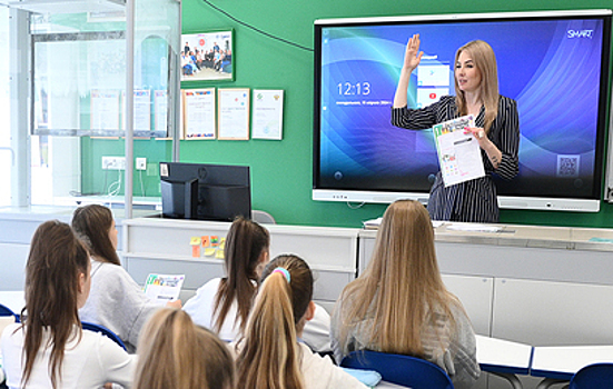 В Госдуме решили защитить учителей от увольнений за публикации в соцсетях