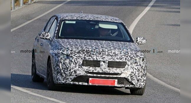 В Сети появились фото нового пятидверного Peugeot 308
