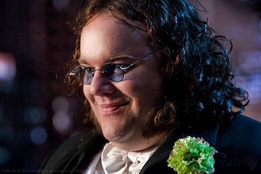 Актер из «Зачарованных» и «Сверхъестественного» умер, отметив свое 48-летие