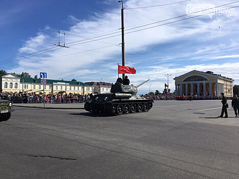 Асфальт, поврежденный танками в День города, восстановят до конца июля