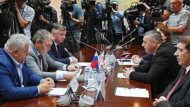 Грузинские депутаты призвали Россию помочь в диалоге с абхазами и осетинами