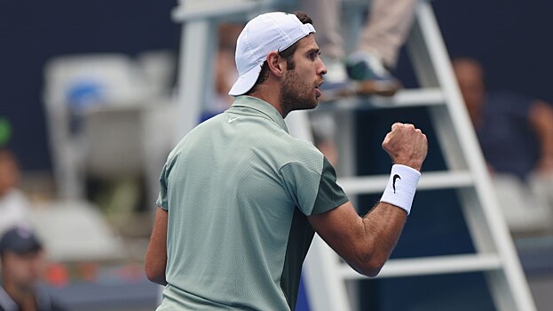 Карен Хачанов выиграл на старте турнира в Галле