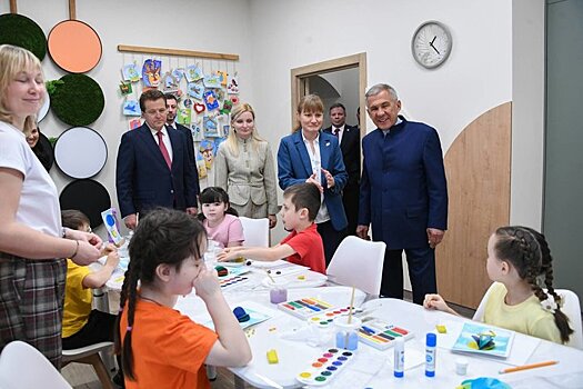 Рустам Минниханов посетил инклюзивный центр "Тылсым" в Казани