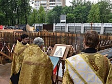 В Академическом районе помолились о строящемся храме Луки на территории больницы Виноградова