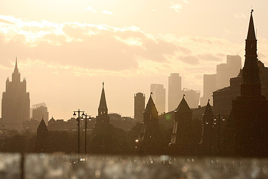 Бамбуковые строительные леса и пенопласт могли привести к распространению огня в жилом комплексе в Гонконге