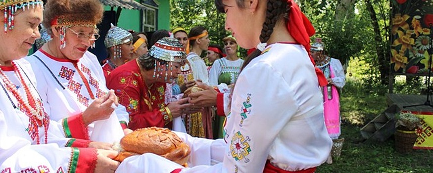 В Чувашии презентовали программу по сохранению родного языка