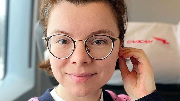 «С первого дня поддерживаю СВО»: жена Петросяна ответила критикам ее свитера «Порвем за Россию»