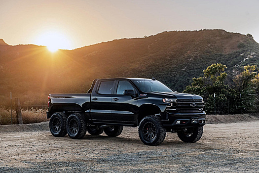 Chevrolet Silverado превратили в монструозного «Голиафа» с шестью колесами