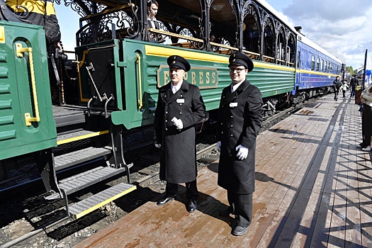 В Карелии начал курсировать первый мини-ретропоезд с панорамными окнами