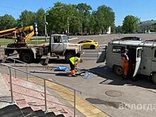 Демонтаж пешеходных переходов идет на пересечении ул. Пушкинской и Советского проспекта