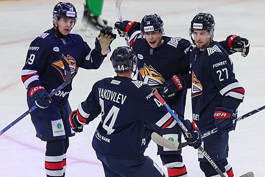 «Металлург» отыграл две шайбы в третьем периоде и победил «Адмирал» по буллитам