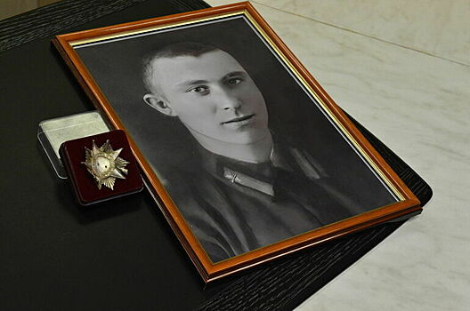 В Москве родным вернули орден летчика, пропавшего без вести в 1944 году