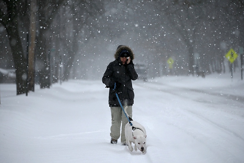Всего снежная буря затронула свыше 50 млн американцев, в некоторых районах было объявлено чрезвычайное положение
