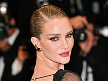 Улетевшая в Париж Роузи Хантингтон-Уайтли обнародовала фото с дочкой от Джейсона Стэйтема