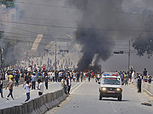 "Все сегодня сидят по домам": как российские туристы переносят протесты в Непале