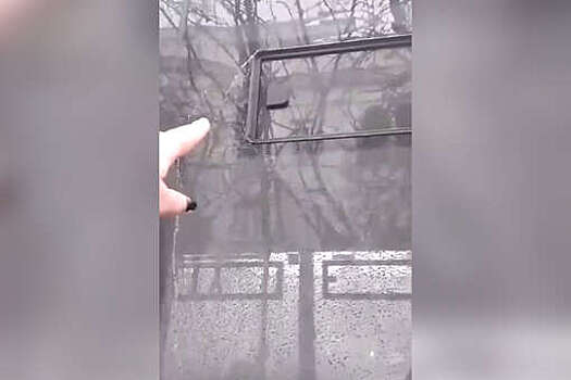 В Каменске-Уральском подростки обстреляли рейсовый автобус с людьми