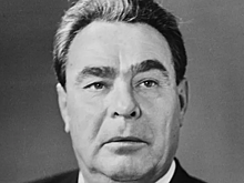 Как французский летчик едва не убил Брежнева