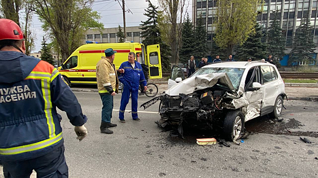 В массовом ДТП на 2-й Дачной пострадали три человека