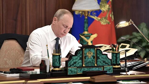 Путин отметил мудрость и мужество Кофи Аннана