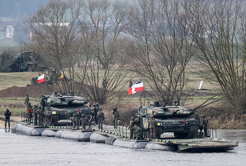 Французские и польские военнослужащие во время совместных военных учений НАТО Dragon-24