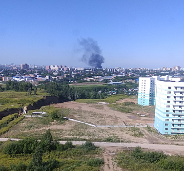 Над правым берегом Оби поднялся столб чёрного дыма