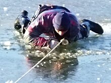 В Пензе мужчина чуть не утонул в полынье рядом с островом Пески