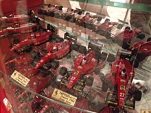 В Саратов привезли гоночные автомобили "Ferrari"