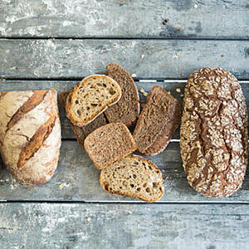 Как использовать старый хлеб: 5 ценных советов и рецепты