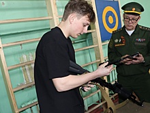В ЛНР открылся школьный лазерный тир