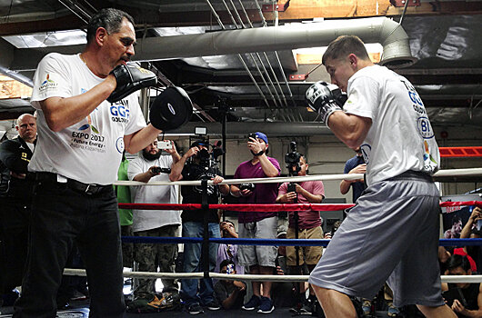 Тренер GGG о бое с Чарло: только из-под палки WBC