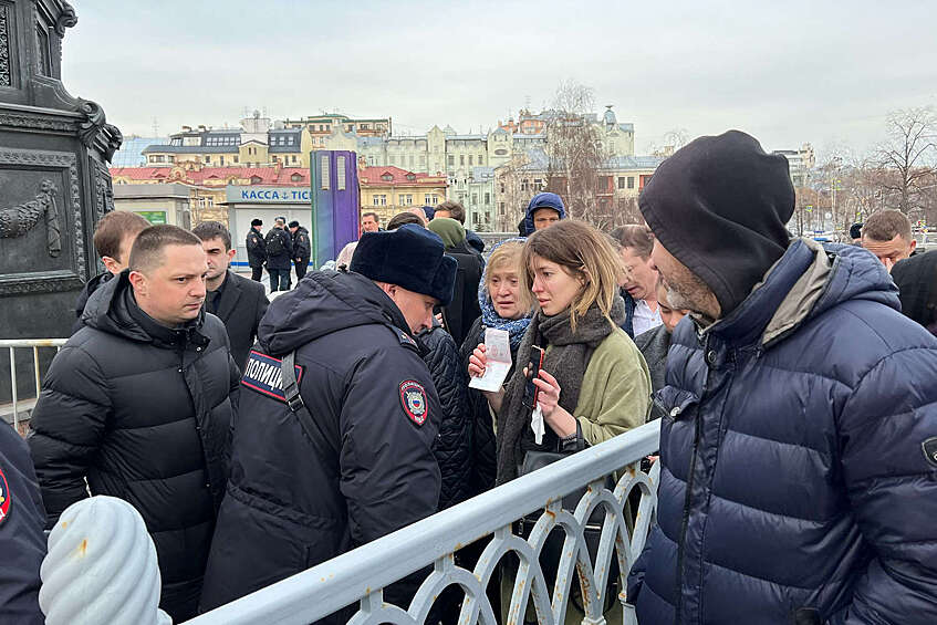 Перед отпеванием лидера ЛДПР Владимира Жириновского в храме Христа Спасителя, 8 апреля 2022 года