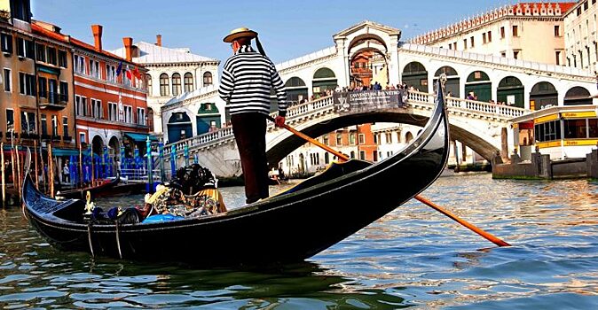 Венецию эвакуируют из-за бомбы Второй мировой