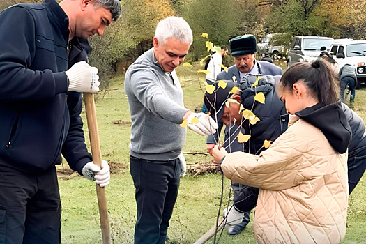 Глава КЧР Рашид Темрезов: В Карачаево-Черкесии высадят более 2 300 деревьев в рамках акции «Сохраним лес»