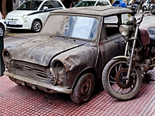 Mini и мотоцикл Yamaha простояли в подземном паркинге отеля 30 лет