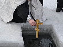 Донская митрополия: Окунаться в неосвященную воду на Крещение не имеет духовного смысла